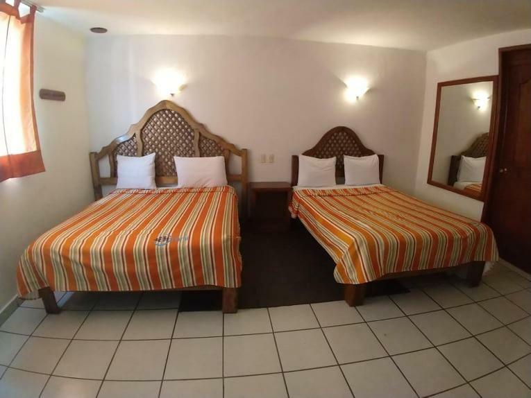 Hotel Omni Морелия Екстериор снимка